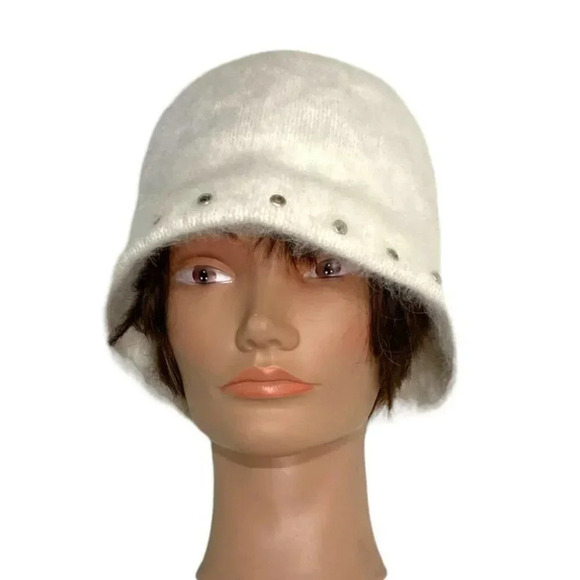 Angora blend ivory bucket hat with silver rivets - Picture 2 of 7